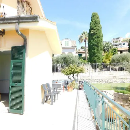 Vakantiehuis Appealing Holiday In With Garden