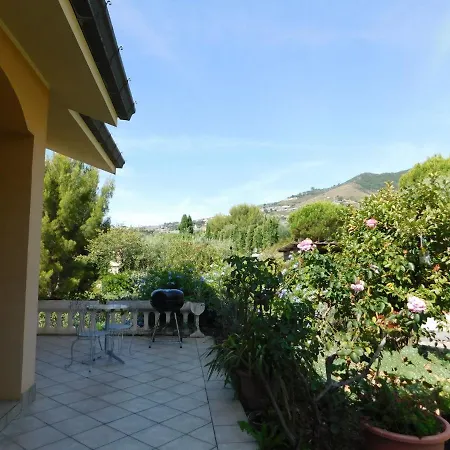 Vakantiehuis Appealing Holiday In With Garden San Remo